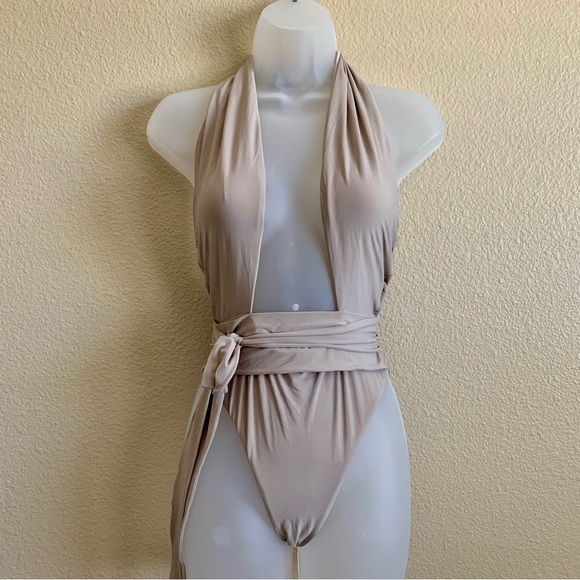 PQ Alex One Piece in Oyster - Picture 4 of 8